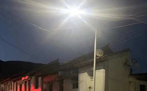 农村院子里最适合的康乐太阳能路灯亮度与安装要点