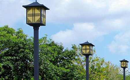 太阳能康乐庭院灯怎么选亮度与续航更耐用